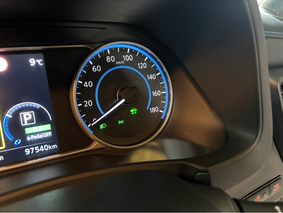 2019 Nissan Leaf - image 10