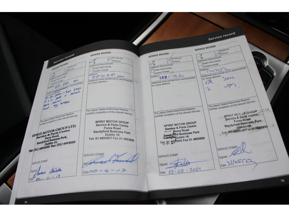 2013 Jaguar XF - image 13