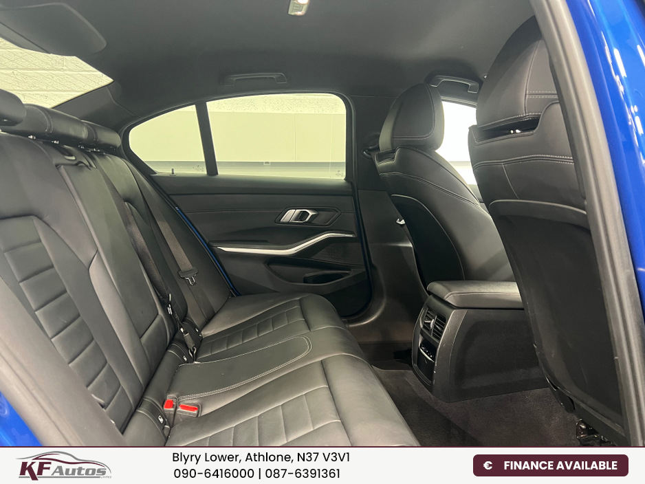 2022 BMW 3 Series - image 18