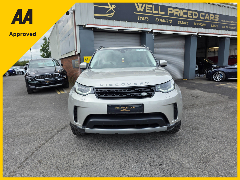 2017 Land Rover Discovery - image 10