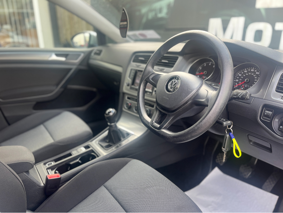 2013 Volkswagen Golf - image 7