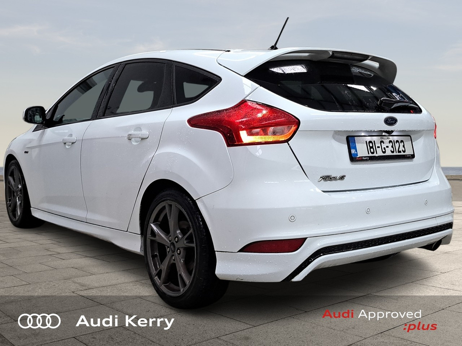 2018 Ford Focus - image 5