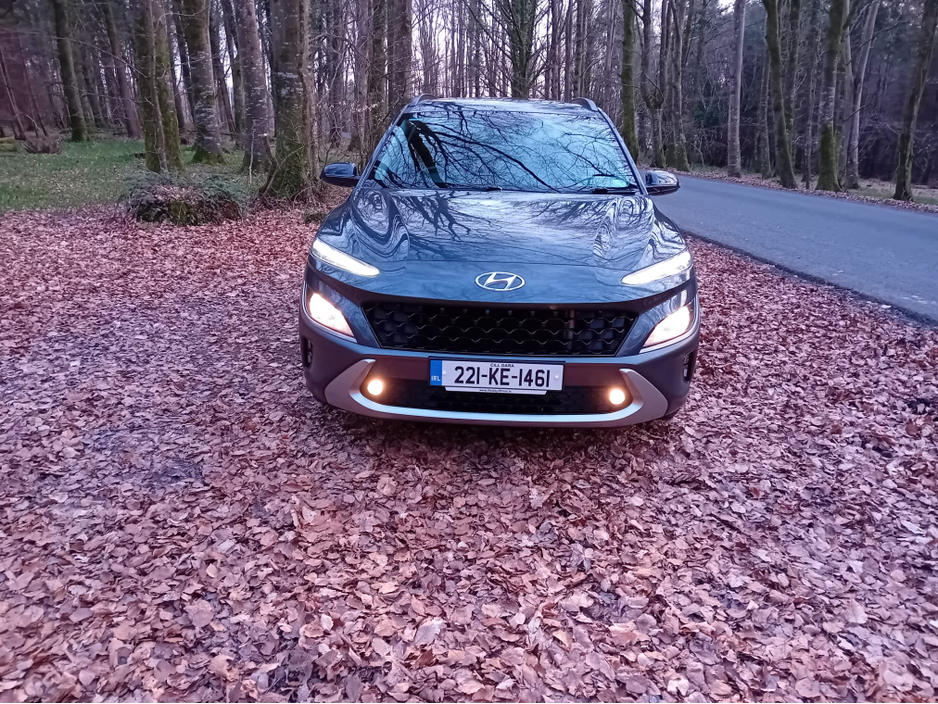 2022 Hyundai Kona - image 2