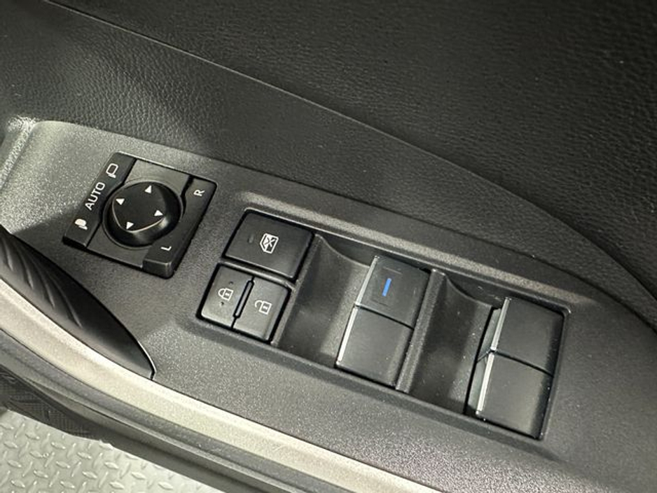2021 Toyota Rav4 - image 21