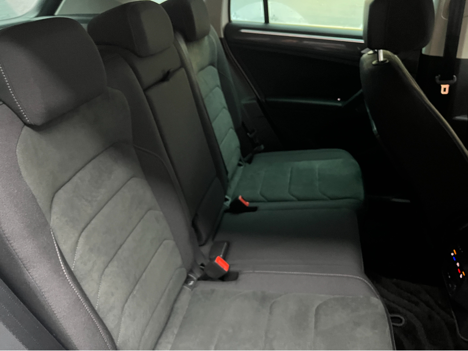 2020 Volkswagen Tiguan - image 14