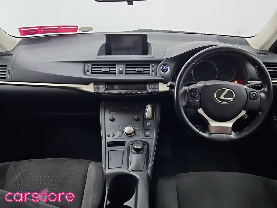 2016 Lexus CT 200 h - image 11