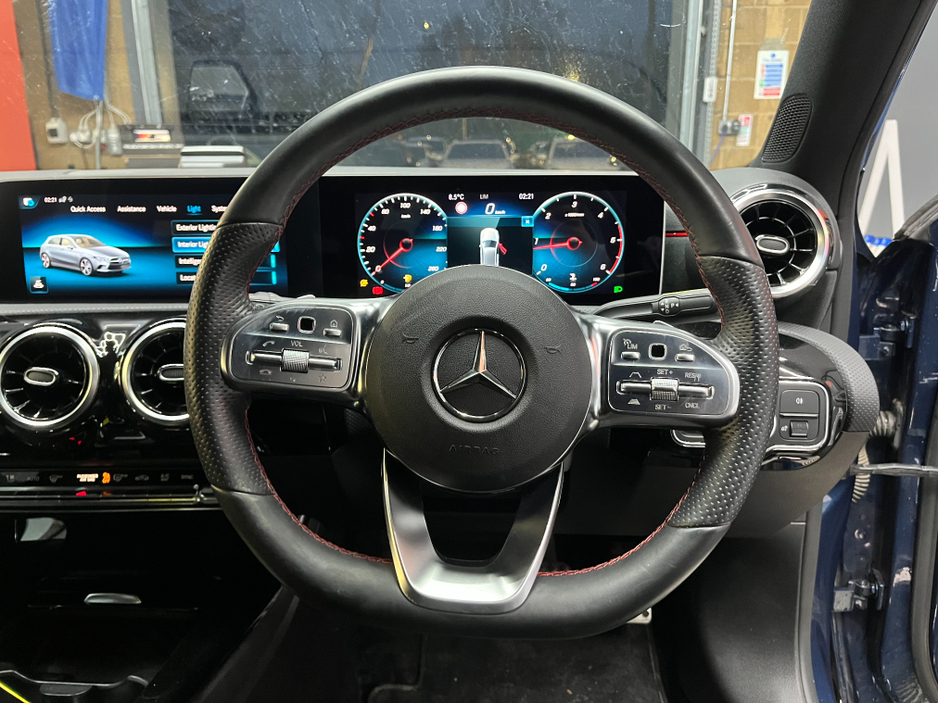 2020 Mercedes-Benz A Class 2020 MERCEDES-BENZ A200D AMG LINE 2.0 AUTOMATIC / CRUISE CONTROL / REVERSE CAMERA / ELECTRIC MEMORY & HEATED SEATS / PADDLE SHIFTERS