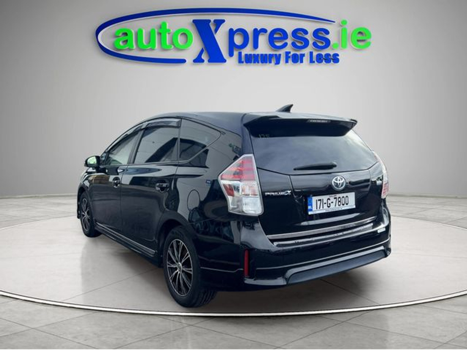 2017 Toyota Prius - image 8