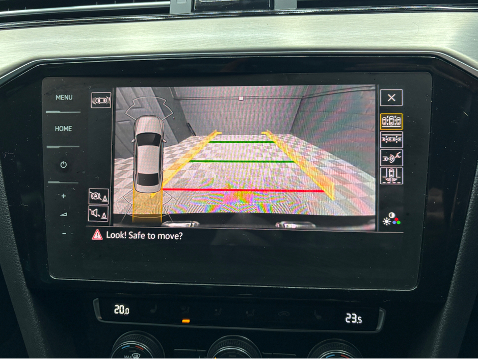 2021 Volkswagen Passat - image 16