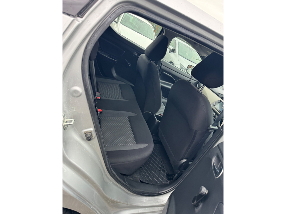 2021 Nissan Micra - image 12