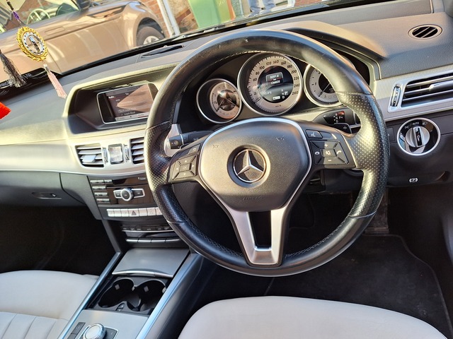 2014 Mercedes-Benz E Series 300 BLUETEC HYBRID AV AVANTGARDE 4DR A €14,000