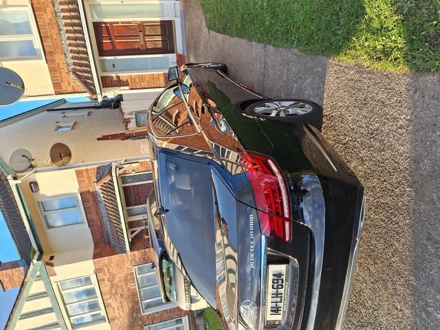 2014 Mercedes-Benz E Series 300 BLUETEC HYBRID AV AVANTGARDE 4DR A €14,000