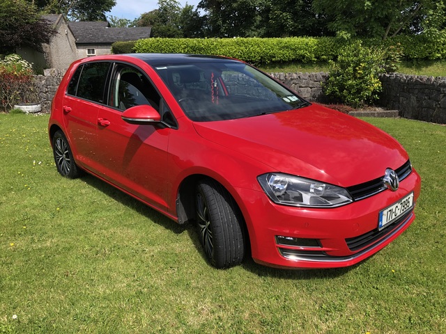 2017 Volkswagen Golf - image 3