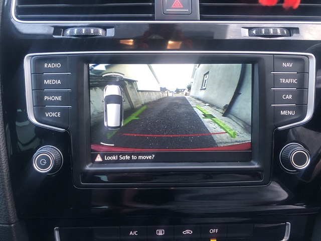 2017 Volkswagen Golf - image 11