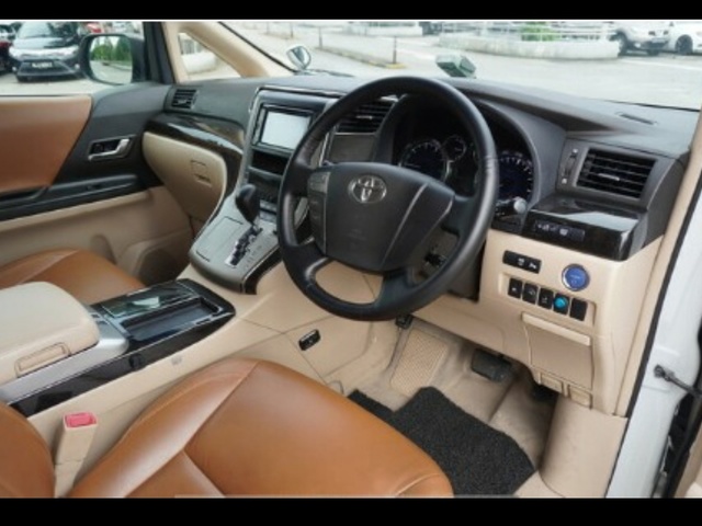 2014 Toyota Vellfire HYBRID 2.4X E-4WD 5DR AUTO €24,300