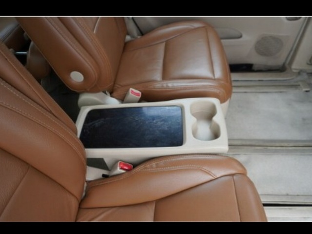 2014 Toyota Vellfire HYBRID 2.4X E-4WD 5DR AUTO €24,300