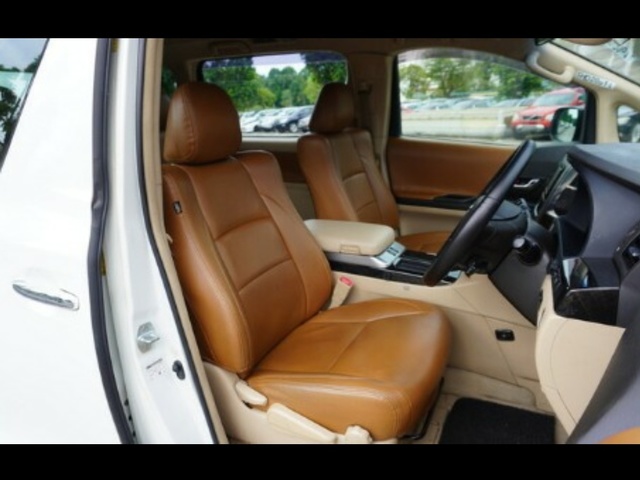 2014 Toyota Vellfire HYBRID 2.4X E-4WD 5DR AUTO €24,300