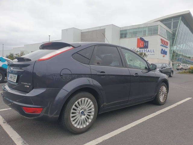 2011 Ford Focus - image 2