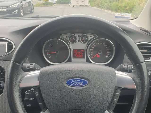 2011 Ford Focus - image 4