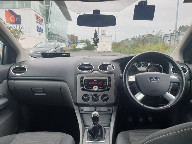 2011 Ford Focus - image 6