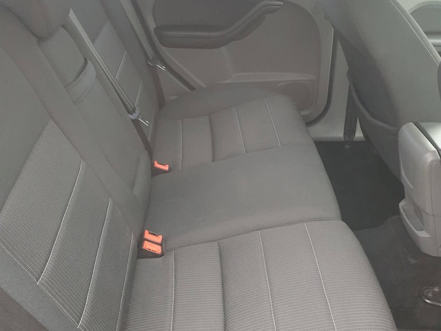 2011 Ford Focus - image 8