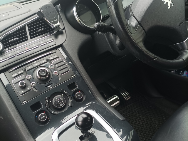 2011 Peugeot 5008 1.6 HDI EXCLUSIVE 112 HP 5 5DR AUTO €5,000