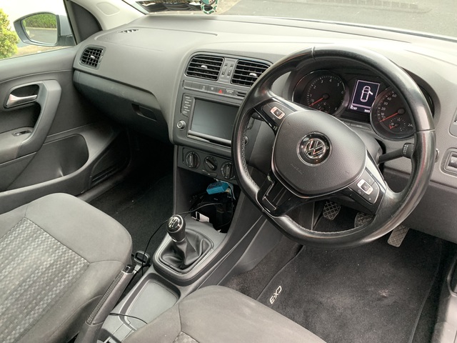 2017 Volkswagen Polo TRENDLINE 1.0 60HP MANUAL 5SPEED 5DR €11,000