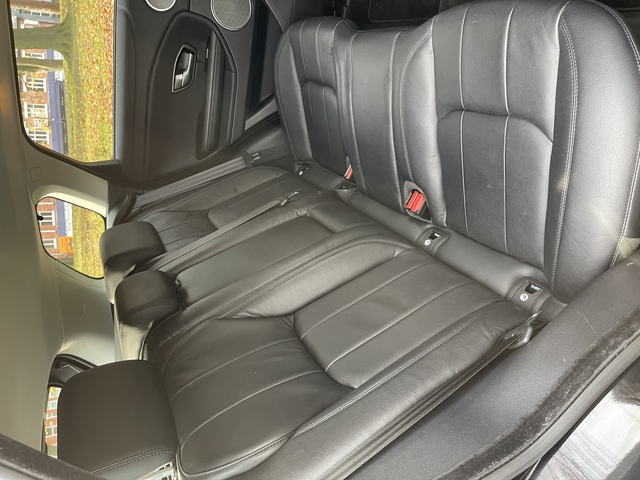 2019 Land Rover Range Rover Evoque - image 9