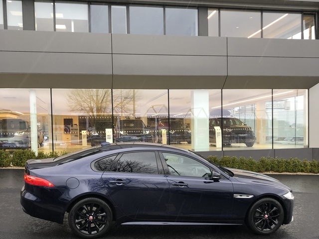 2017 Jaguar Xf 2.0 D R-SPORT 180PS 4DR AUTO LOW MILEAGE €33,500