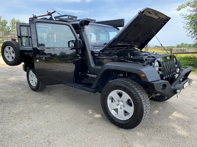 2017 Chrysler Wrangler - image 2