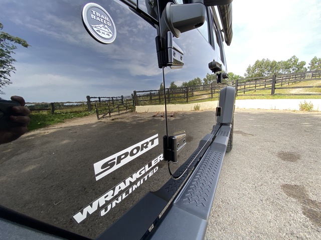 2017 Chrysler Wrangler - image 16