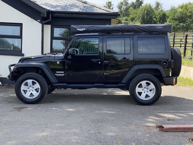 2017 Chrysler Wrangler - image 21