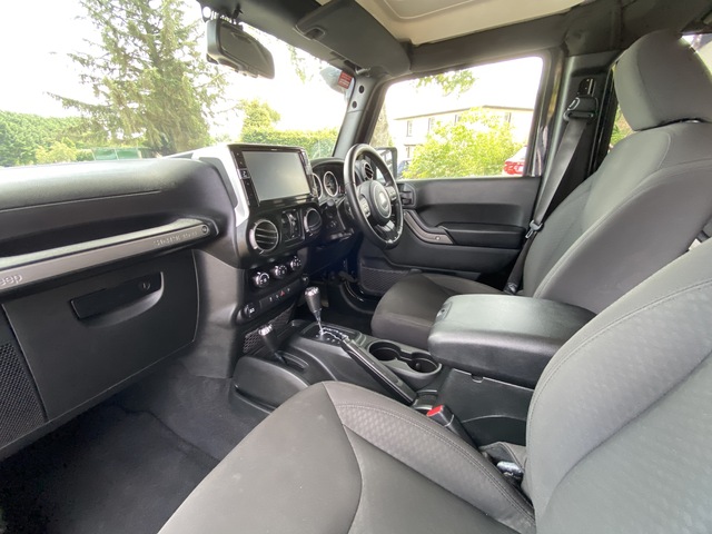 2017 Chrysler Wrangler - image 22