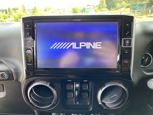 2017 Chrysler Wrangler - image 24