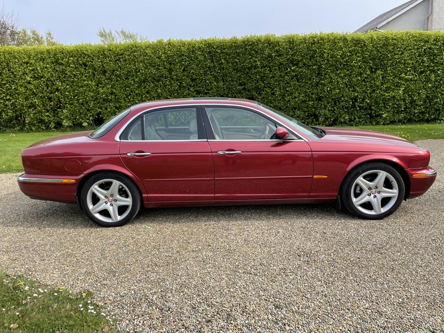 2005 Jaguar X-type - image 2