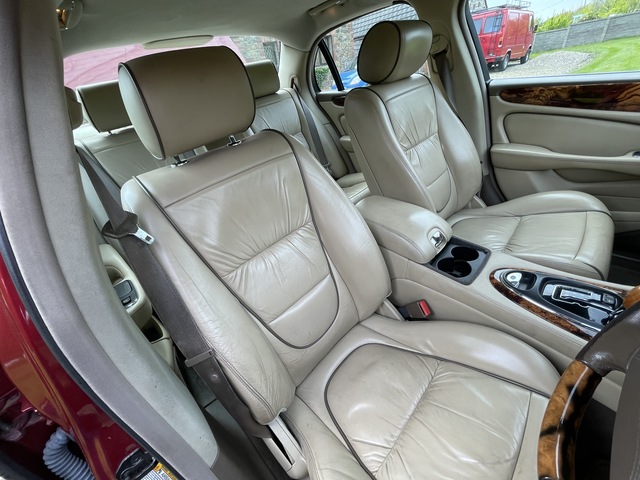 2005 Jaguar X-type - image 6