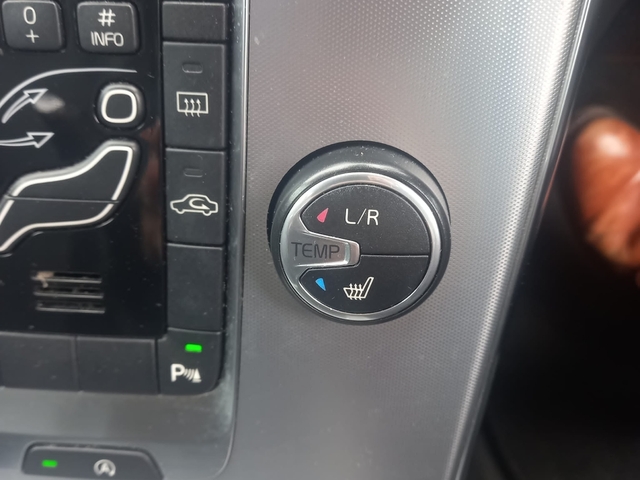 2018 Volvo V40 D2 INSCRIPTION 5DR €14,200