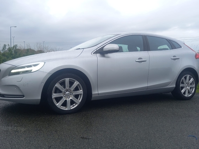 2018 Volvo V40 D2 INSCRIPTION 5DR €14,200