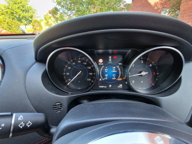 2016 Jaguar Xe 2.0 D R-SPORT 180PS 4DR AUTO €14,000