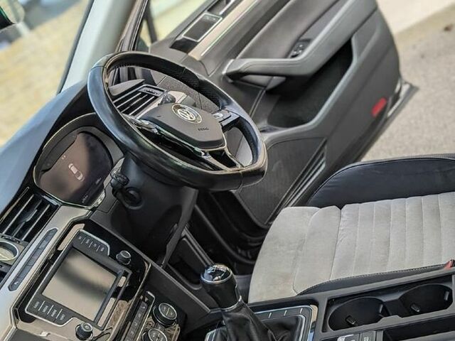 2016 Volkswagen Passat 2.0 TDI GT BLUEMOTION 150PS 4DR €7,200