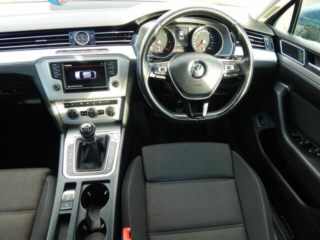 2015 Volkswagen Passat COMFORTLINE 1.6 TDI MANUAL 6SPEED FWD 120HP 4DR €4,900