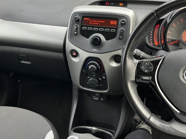 2015 Toyota Aygo 1.0 5DR X-PLAY 4DR €8,750