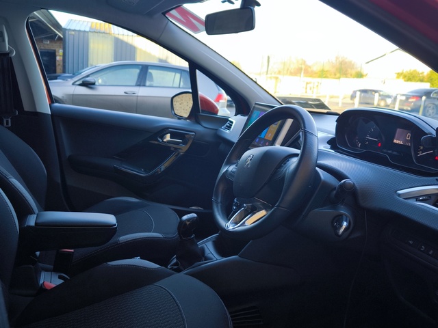 2016 Peugeot 208 ACTIVE 1.2 4DR €9,000