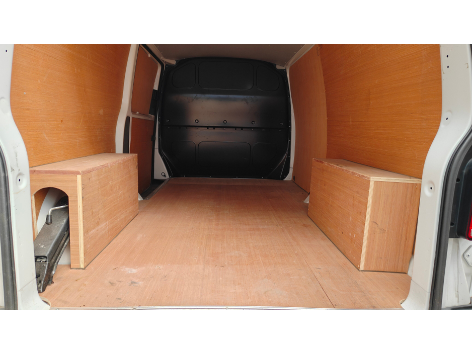 2024 Volkswagen Transporter 2800 TDI 110HP-AS NEW WITH JUST 6,500KM-EX DEMO-PLY LINED €27,950