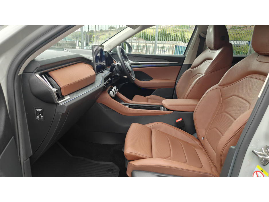 2025 Skoda Kodiaq SELECTION WITH COGNAC LEATHER-TECH PACK-WINTER PACK-SUNSET GLASS €57,950